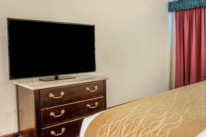 Room 11 of 28